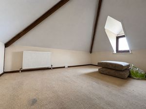 Attic Room_2MC- click for photo gallery